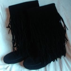 Fringe low heel boots